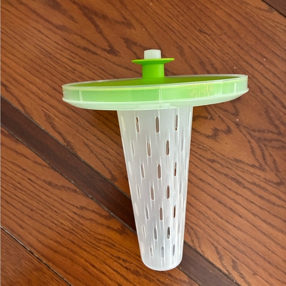 Tupperware Tulip Springtime Pitcher Set - Picture 5 of 7